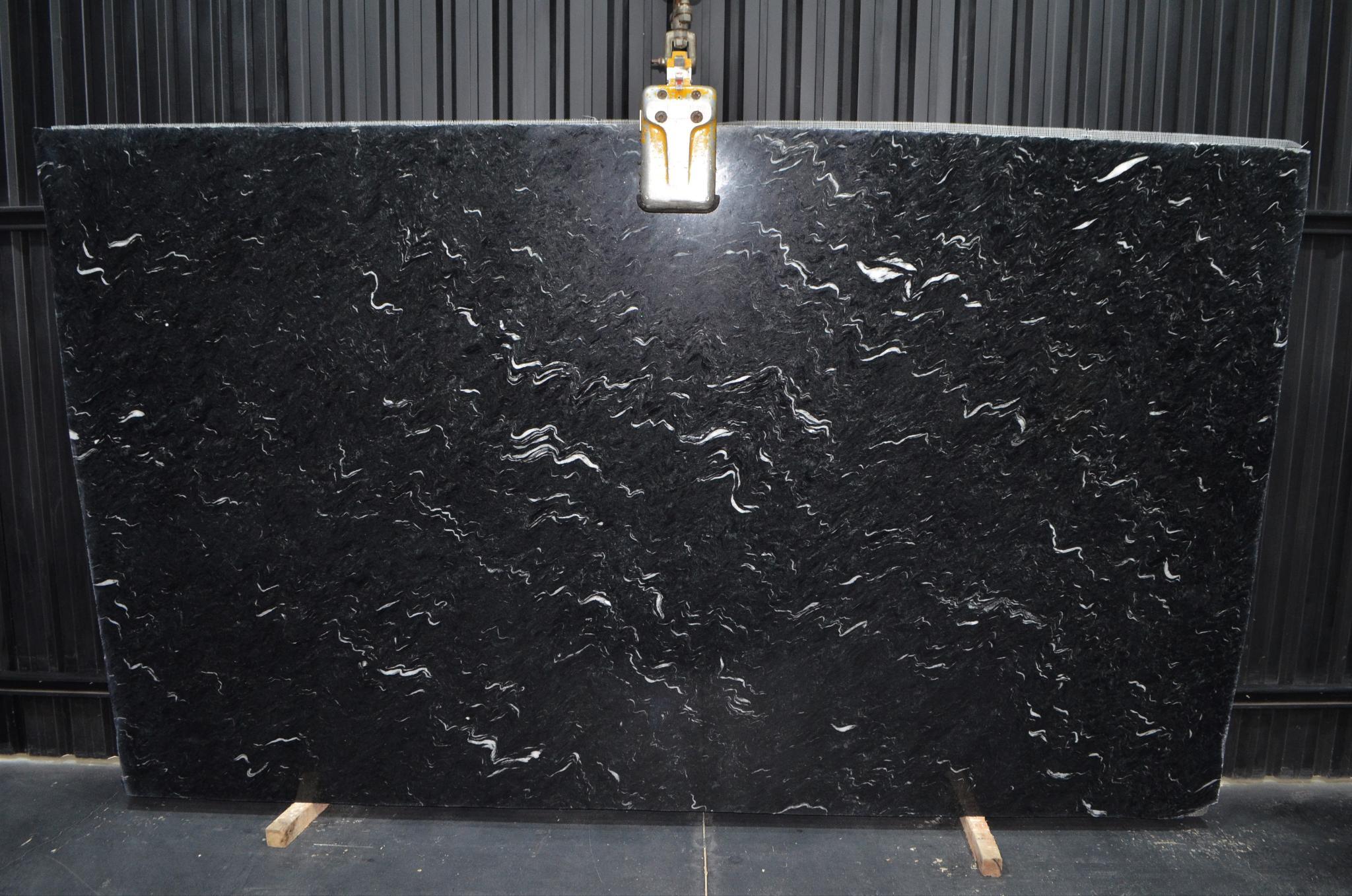 Laguna Black